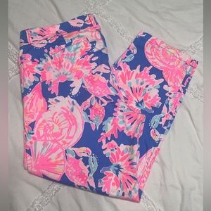 Lilly Pulitzer size 16 cropped chino pants. Style-Sadie